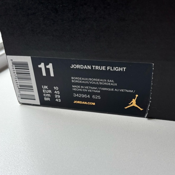 Jordan True Flight Burgundy Sneakers - Picture 2 of 7